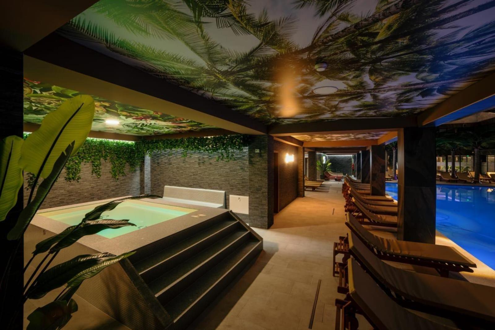 Hotel Nordic Twins & Wellness Radauti Luaran gambar